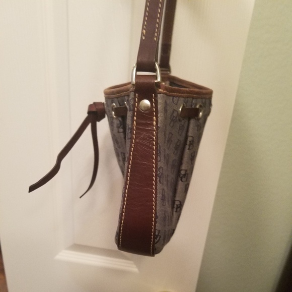 Dooney & Bourke Signature Vintage Navy Handbag - Picture 3 of 4